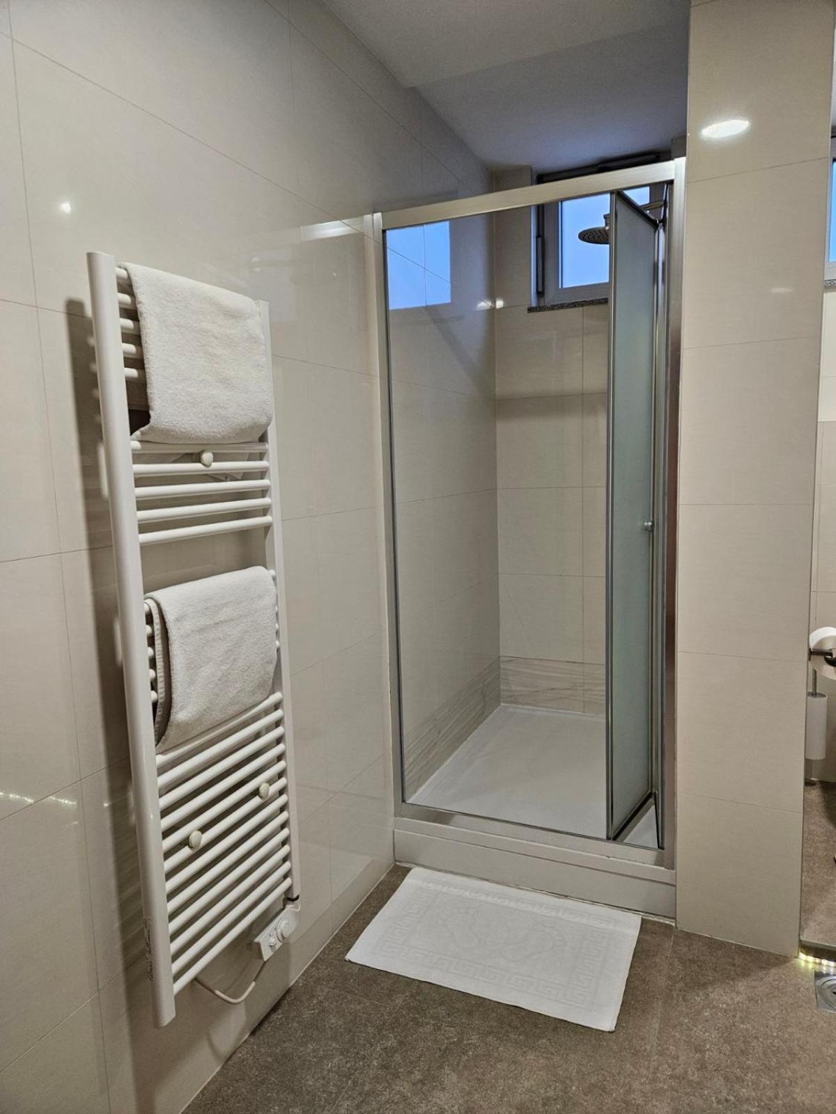 Apartman Centar Bulevar Ex Sa Garazom バニャ・ルカ エクステリア 写真